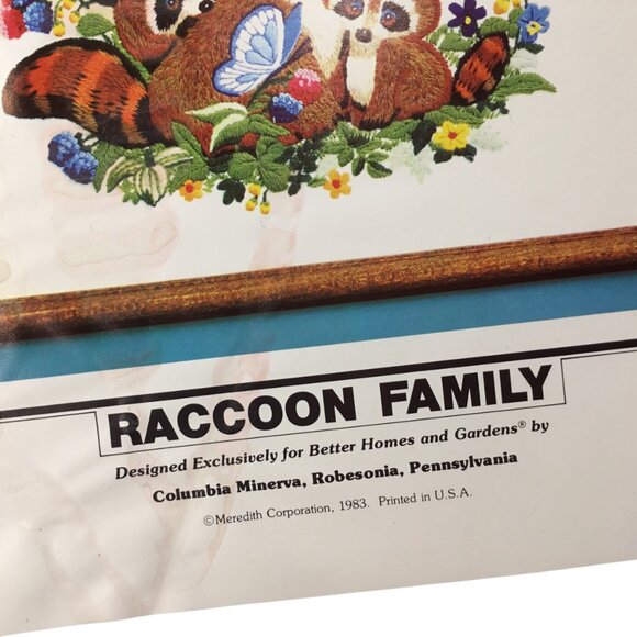 Vtg Raccoon Family Crewel Kit Craft Kit Columbia Minerva 27577 Ruth Morehead - Picture 3 of 6
